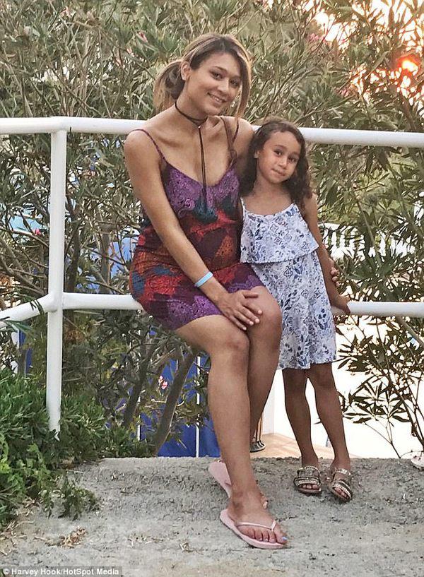 Kỳ lạ bà mẹ mang thai lần đầu nghén giấy vệ sinh, lần thứ hai lại thèm ăn... phấn - 3