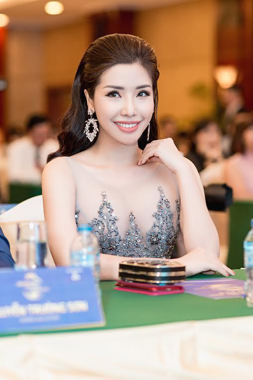 Á hậu Khánh Phương khoe 3 vòng bốc lửa tại Hoa hậu Biển Việt Nam Toàn Cầu 2018 - 3