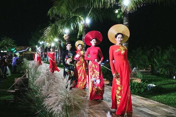 Có mái tóc cực ngắn, nhưng Hoa hậu Hamp;#39; hen Niê vẫn đẹp dịu dàng khi diện áo dài - 6