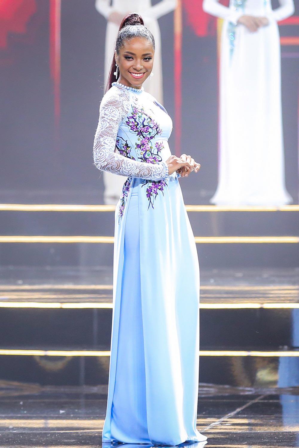 Có mái tóc cực ngắn, nhưng Hoa hậu Hamp;#39; hen Niê vẫn đẹp dịu dàng khi diện áo dài - 14