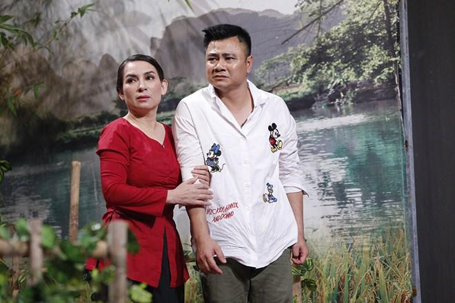 Phi Nhung khiến mọi người ngạc nhiên khi tiết lộ: Bố mẹ Hoài Linh xúi cả hai cưới nhau - 3