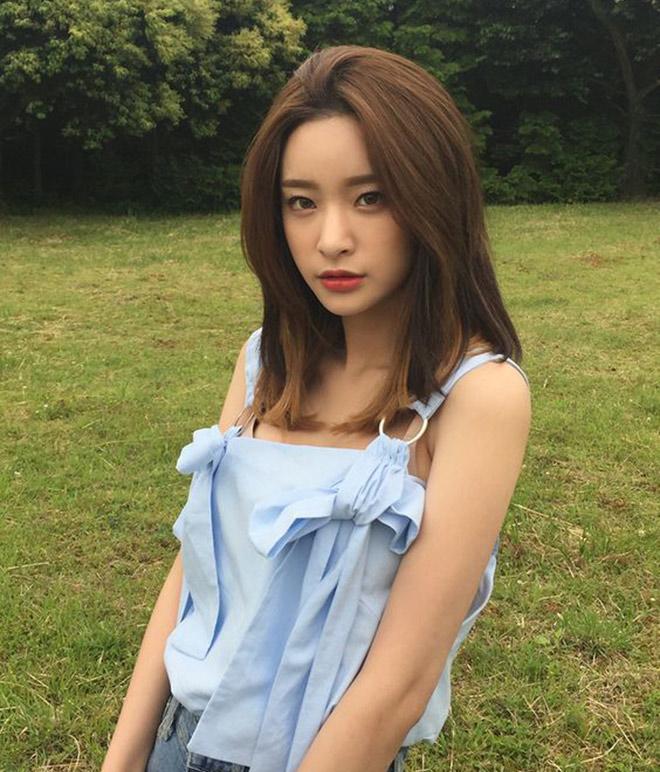 Xu hướng tóc 2018: rêu, khói, bạch kim hết thời, màu nâu đa sắc, đa phong cách lên ngôi - 16