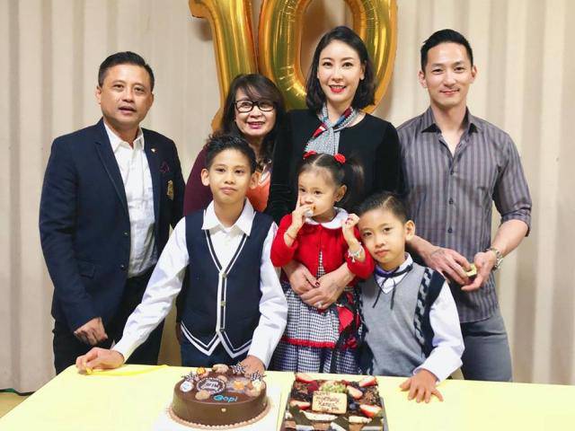 Hoa hậu Hà Kiều Anh rạng rỡ bên chồng đại gia trong ngày sinh nhật con trai tròn 10 tuổi