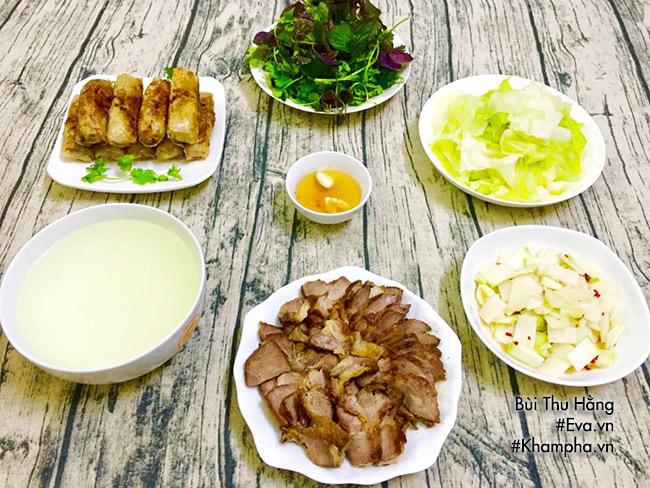 Bữa cơm tối nóng hổi, giòn ngon với nem và thịt rán - 1