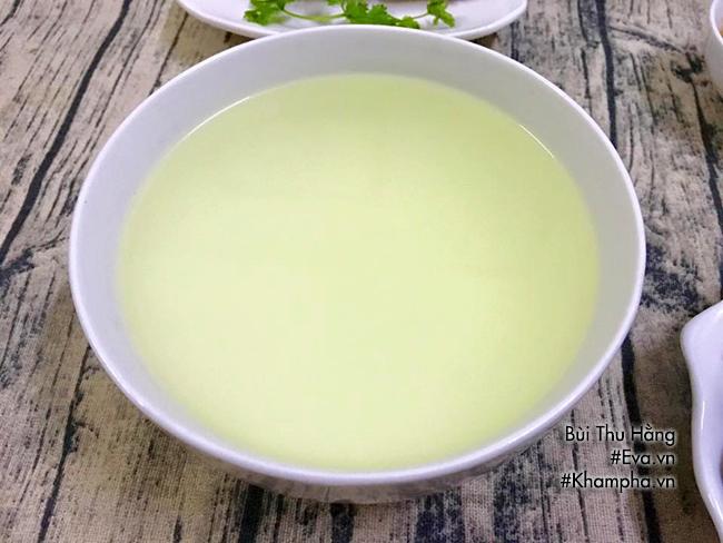 Bữa cơm tối nóng hổi, giòn ngon với nem và thịt rán - 9