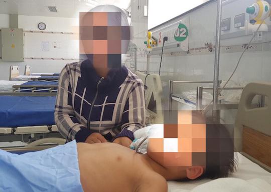 Diễn biến mới vụ mẹ vừa lên thành phố, cha bỏ thuốc sâu vào sữa đầu độc 3 con thơ - 1