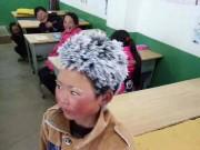 Tin tức - Câu chuyện đằng sau bức ảnh cậu bé tóc đông đá trong lớp học với nhiệt độ -9 độ C