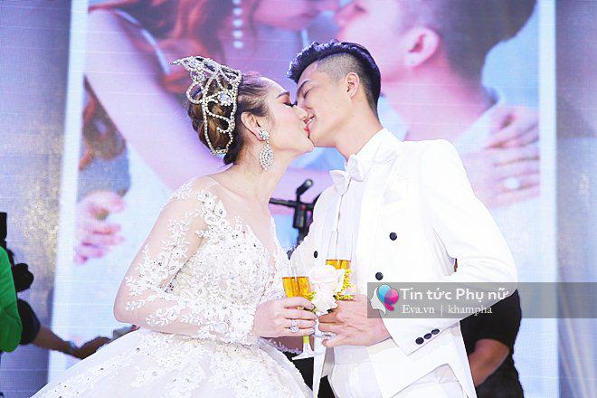 Tường thuật: Lâm Khánh Chi gây choáng ngợp với 5 bộ váy hoành tráng trong đám cưới xa hoa - 6