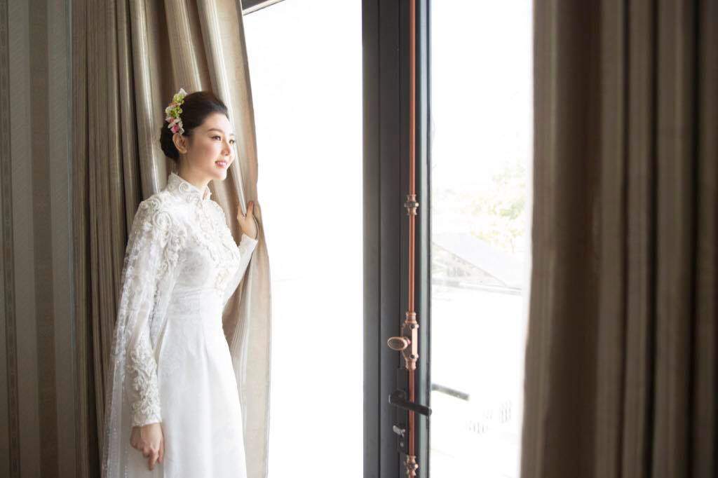 amp;#34;Nữ hoàng sắc đẹpamp;#34; Ngọc Duyên đeo vàng amp;#34;nặng trĩuamp;#34; trong ngày cưới tại Vũng Tàu - 1