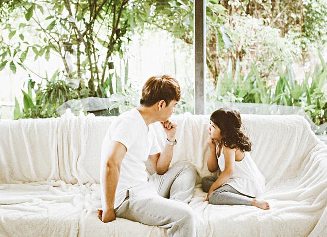 Con gái 5 tuổi xinh như thiên thần của amp;#34;bố đơn thânamp;#34; Ưng Đại Vệ - 2