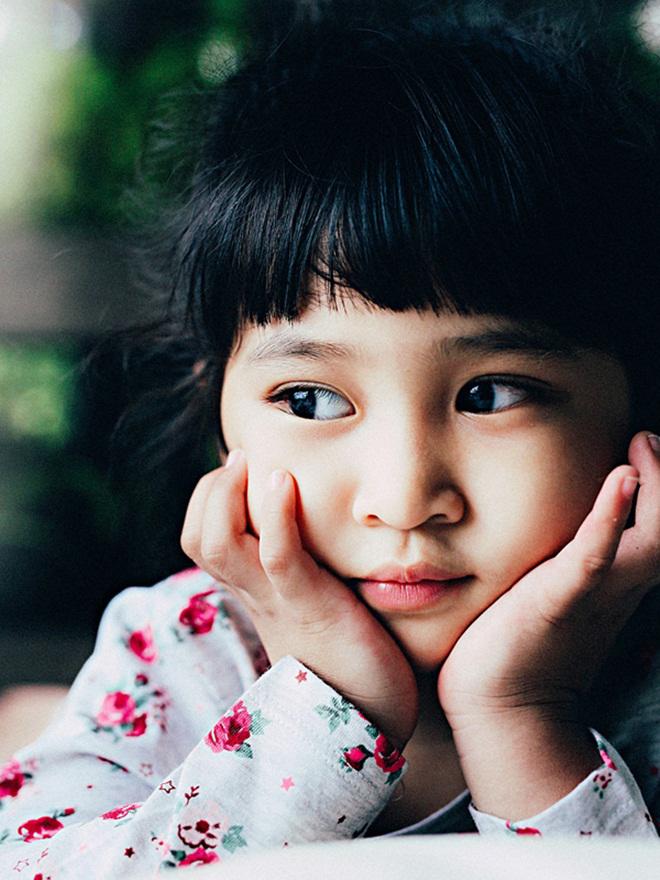 Con gái 5 tuổi xinh như thiên thần của amp;#34;bố đơn thânamp;#34; Ưng Đại Vệ - 3