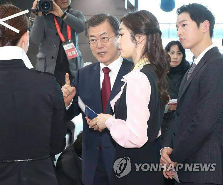 Đi gặp Tổng thống Hàn Quốc, Song Joong Ki đẹp trai ngời ngời - 3