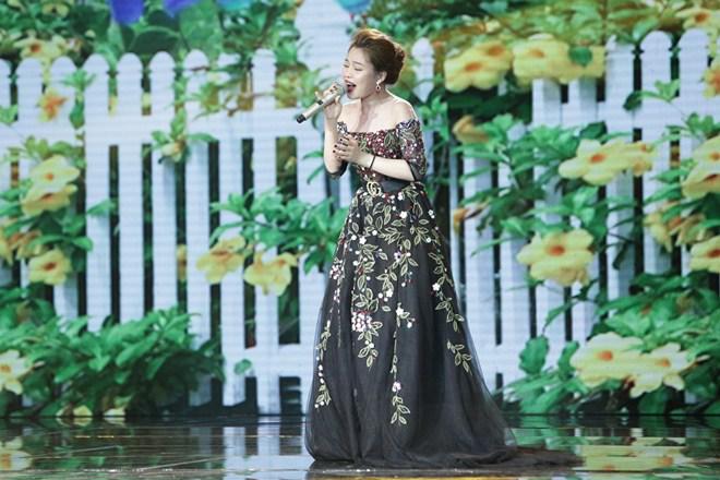 Hòa Minzy, Giang Hồng Ngọc ôm lấy nhau khi được vào Chung kết Cặp đôi Hoàn hảo - 13
