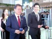 Làng sao - Đi gặp Tổng thống Hàn Quốc, Song Joong Ki đẹp trai ngời ngời