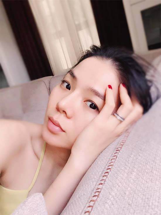 Sao Việt 24h: Chồng Lê Thúy vừa đẹp trai vừa “ngôn tình” thế này, ai chẳng amp;#39;ghen tỵamp;#39; - 10