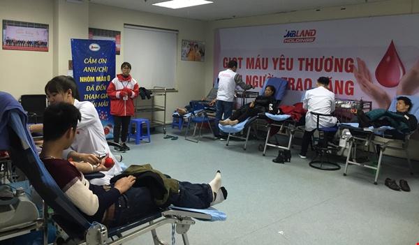 Nỗi lòng người mẹ chia từng giọt máu duy trì sự sống cho 2 con mắc bệnh hiểm nghèo - 3