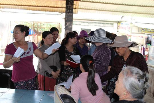 Cả khu chợ nháo nhào khi bà chủ hụi qua đời - 1