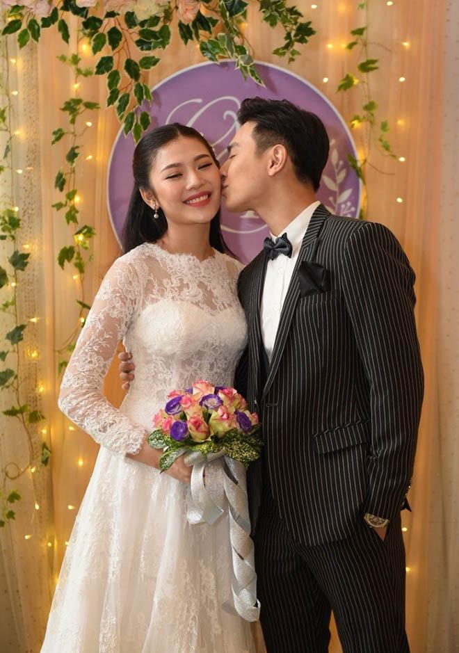 Chúng Huyền Thanh lần đầu xuất hiện sau đám cưới, lộ vòng 2 to amp;#34;vượt mặtamp;#34; - 3