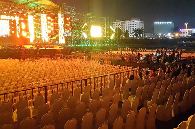 Festival 20 năm Làn sóng xanh vắng khán giả, nghệ sĩ danh tiếng mất hút - 1