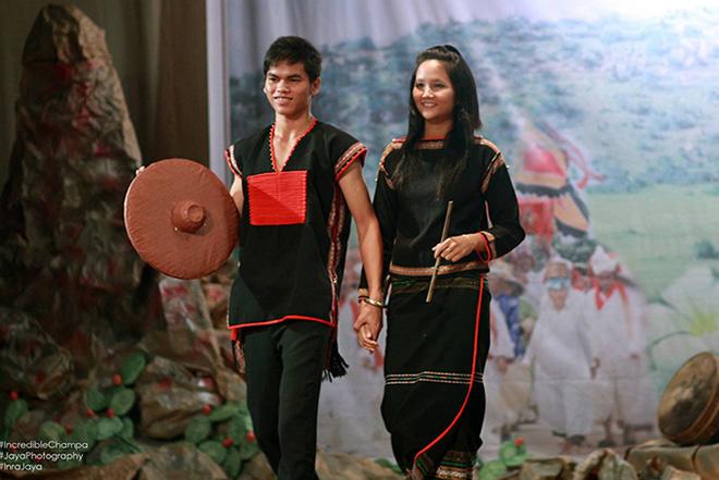 Lộ hình ảnh hiếm của Tân Hoa hậu Hoàn Vũ Hamp;#39;Hen Niê năm 19 tuổi - 3