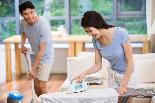 Lý do chồng “không giúp vợ làm việc nhà” khiến các bà vợ sung sướng - 2