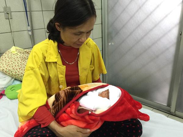 Sản phụ 20 tuổi liên tục ho ra máu và cuộc mổ lấy thai khẩn cấp khi mới 28 tuần - 2