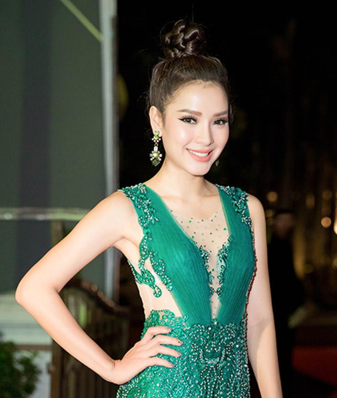 Minh Tú “tàn phá” Ngôi Sao Xanh trong khi Đào Bá Lộc “dày son thừa phấn” kém nam tính - 2