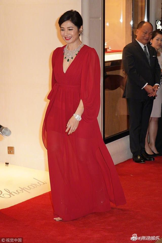 Ngưỡng mộ vẻ đẹp amp;#34;hiếm có khó tìmamp;#34; của nữ hoàng gợi cảm Hong Kong Chung Sở Hồng - 3