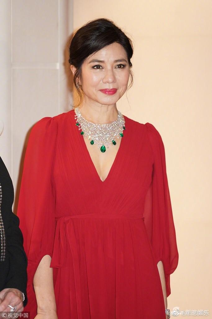 Ngưỡng mộ vẻ đẹp amp;#34;hiếm có khó tìmamp;#34; của nữ hoàng gợi cảm Hong Kong Chung Sở Hồng - 4