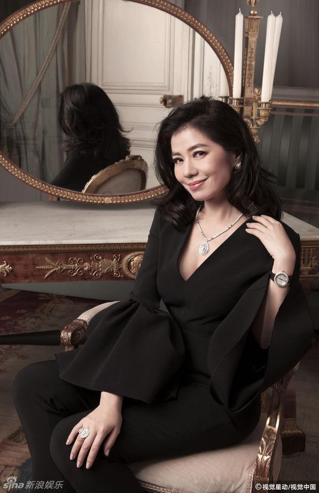 Ngưỡng mộ vẻ đẹp amp;#34;hiếm có khó tìmamp;#34; của nữ hoàng gợi cảm Hong Kong Chung Sở Hồng - 7