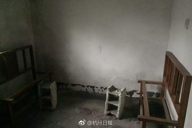 Nhà đấu giá 6 tỷ tưởng hoành tráng, ai ngờ cũ nát như nhà hoang khiến dân mạng choáng váng - 5