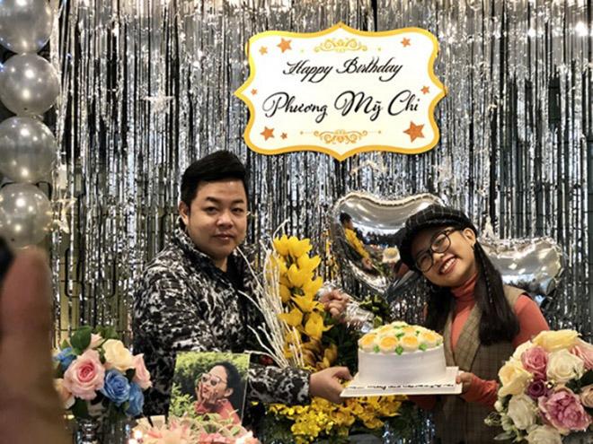 Phương Mỹ Chi bật khóc trước cha nuôi Quang Lê trong ngày sinh nhật - 3
