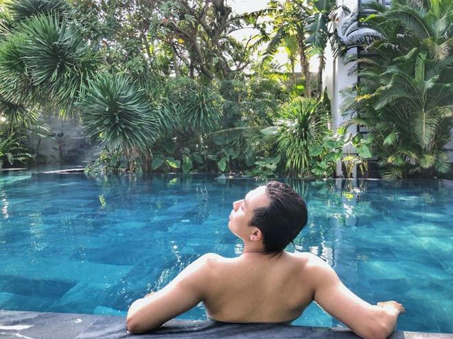 Trấn Thành, Trường Giang đi bơi với người thương và phản ứng trái ngược của fan - 2
