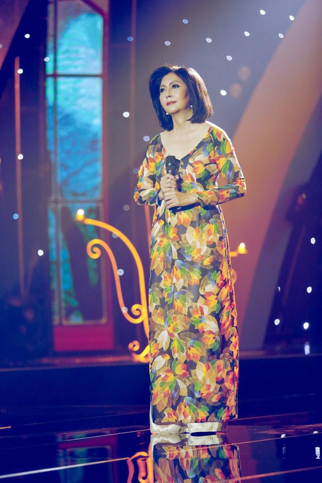 Ngọc Sơn xuất hiện bảnh bao, Phi Nhung hút hồn với áo dài trắng - 10