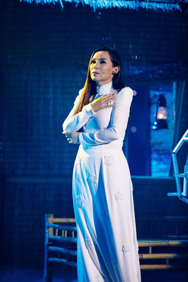 Ngọc Sơn xuất hiện bảnh bao, Phi Nhung hút hồn với áo dài trắng - 3