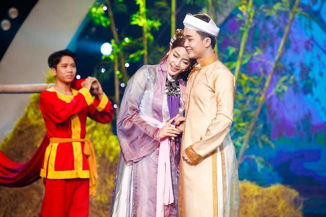 Ngọc Sơn xuất hiện bảnh bao, Phi Nhung hút hồn với áo dài trắng - 13