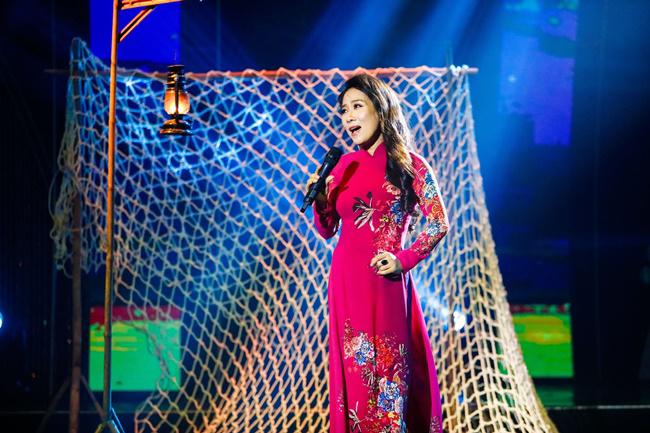 Ngọc Sơn xuất hiện bảnh bao, Phi Nhung hút hồn với áo dài trắng - 7