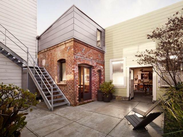 Nhà chỉ 9m² hơn 100 tuổi biến hình thành căn hộ siêu đẹp khiến nhiều người choáng váng