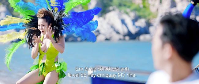 Thanh Thúy diện bikini amp;#34;táo bạoamp;#34; đầy lông vũ khiến Trường Giang đòi... uống thuốc an thần - 1