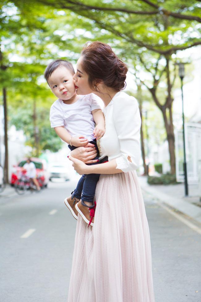 Vừa trở lại sau thời gian ở ẩn sinh con, Dương Cẩm Lynh đã vướng amp;#34;Nợ giang hồamp;#34; - 4