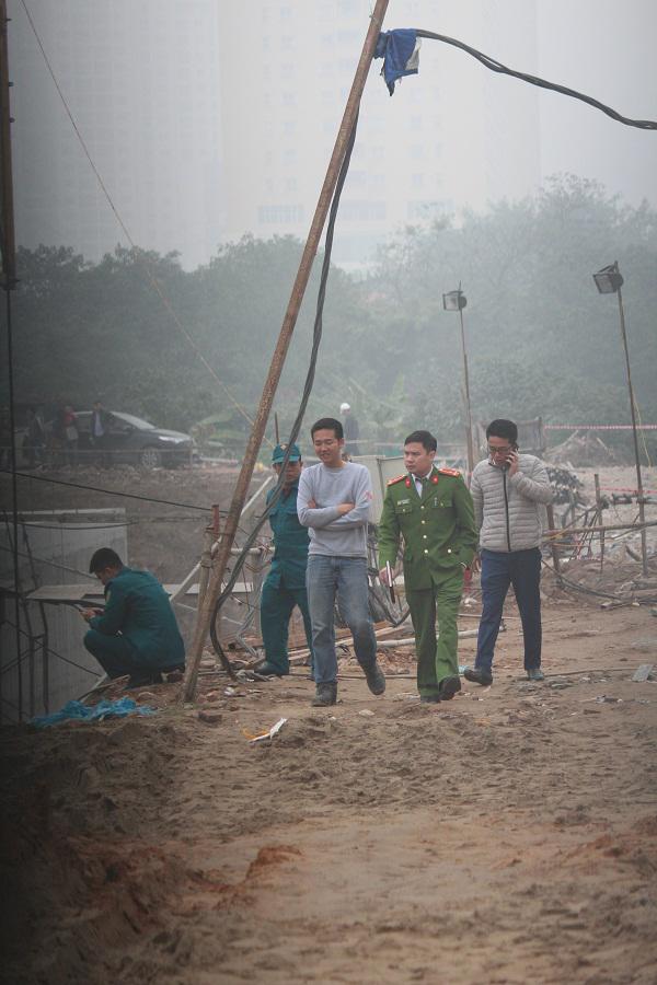 Cận cảnh phía trong công trình giàn giáo đổ sập, khiến 3 công nhân tử vong tại chỗ - 3