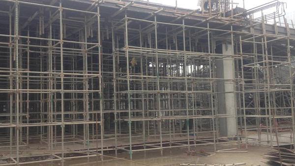 Cận cảnh phía trong công trình giàn giáo đổ sập, khiến 3 công nhân tử vong tại chỗ - 8