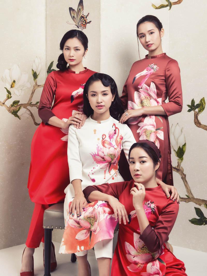 4 bà mẹ 8X nổi tiếng trẻ trung như đôi mươi khi diện áo dài - 1