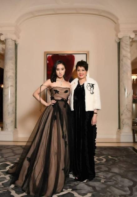 Con gái vua casino Macau: Xuất chúng không kém anh em trai, danh tiếng nổi như minh tinh hoa hậu - 20