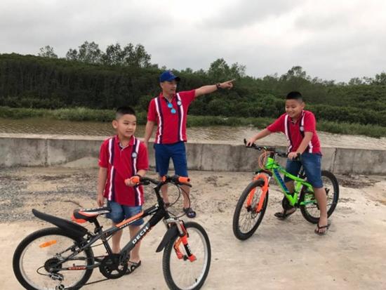 Cuộc sống đáng mơ ước với vợ đẹp, con ngoan của chàng diễn viên thấp bé Bình Trọng - 10
