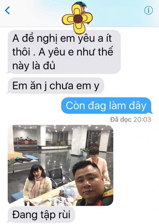 Đang tập Táo Quân, Tự Long vẫn nhắn tin mùi mẫn cho vợ - 2