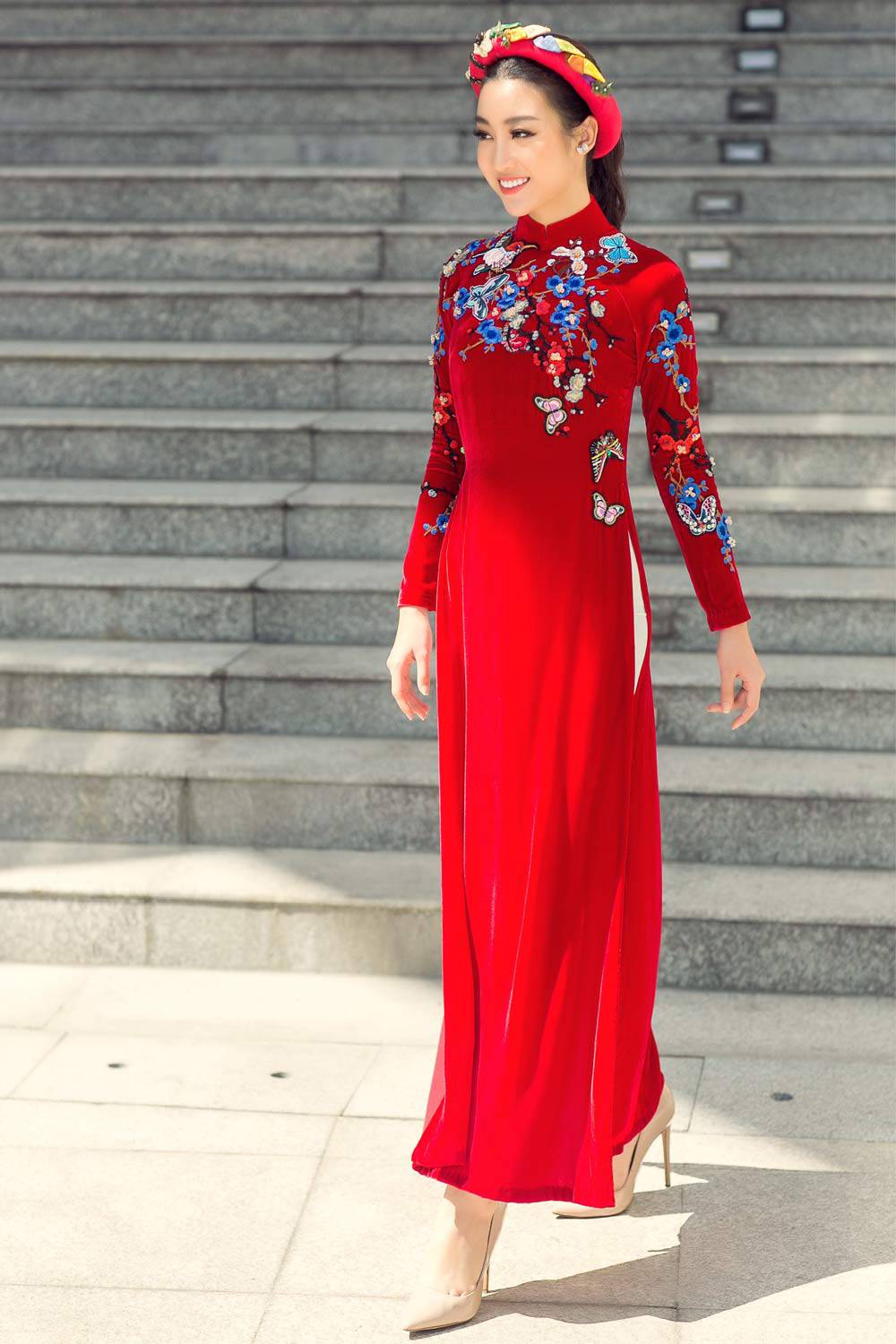 Đỗ Mỹ Linh khoe nét đẹp như hoa mùa xuân với loạt áo dài rực rỡ - 8