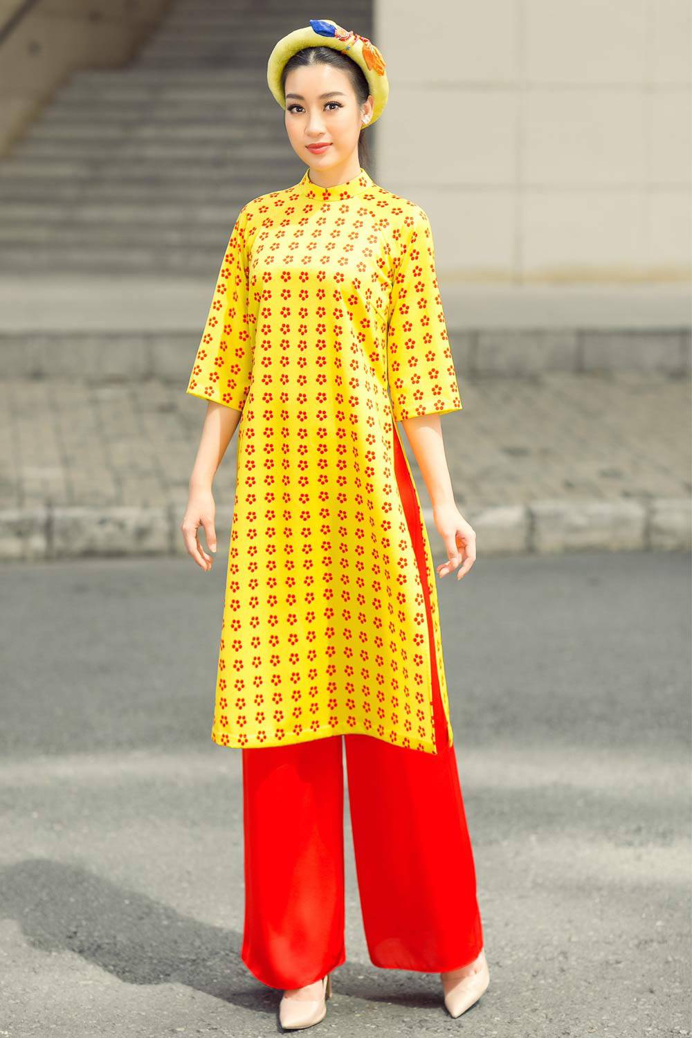 Đỗ Mỹ Linh khoe nét đẹp như hoa mùa xuân với loạt áo dài rực rỡ - 2