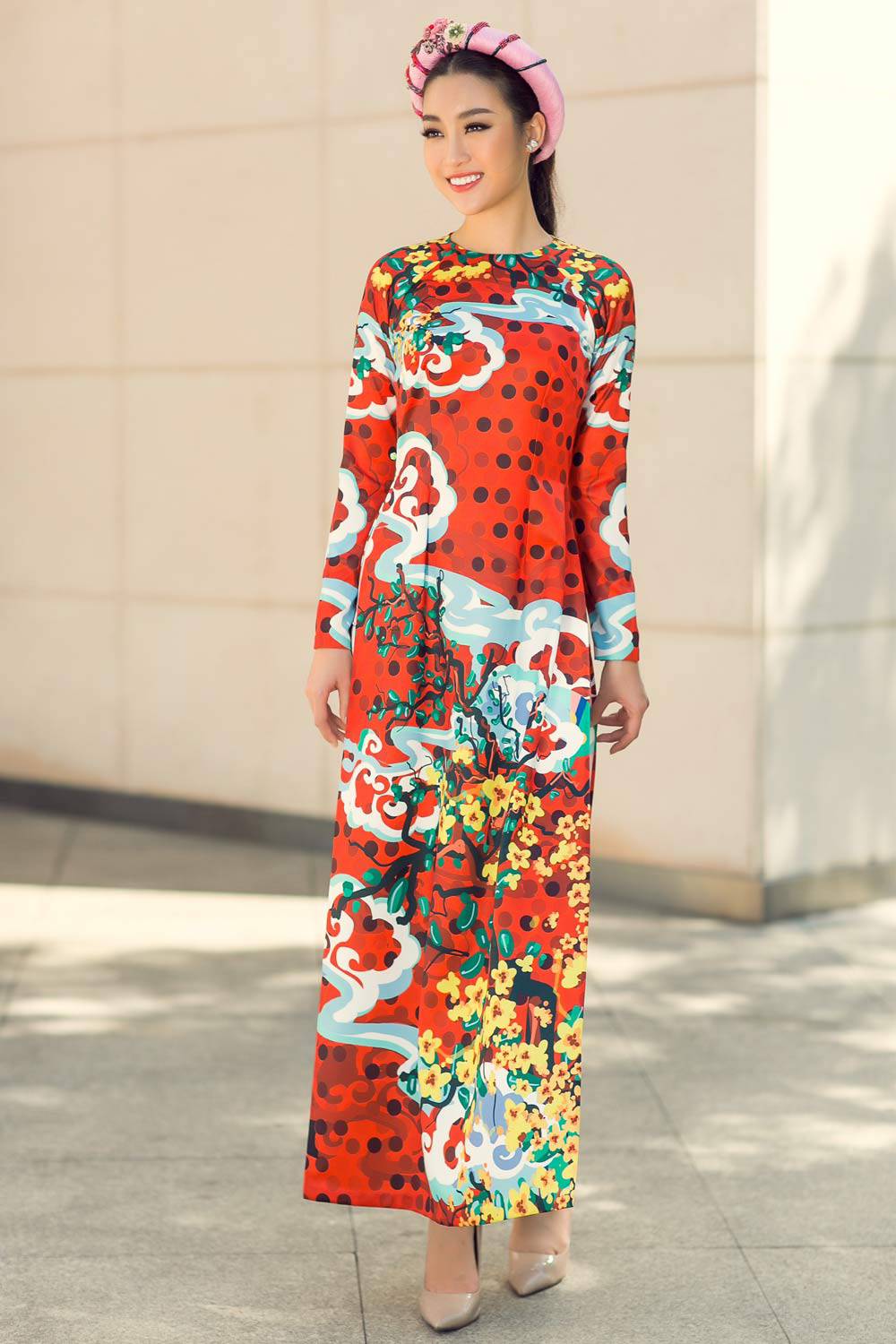 Đỗ Mỹ Linh khoe nét đẹp như hoa mùa xuân với loạt áo dài rực rỡ - 5