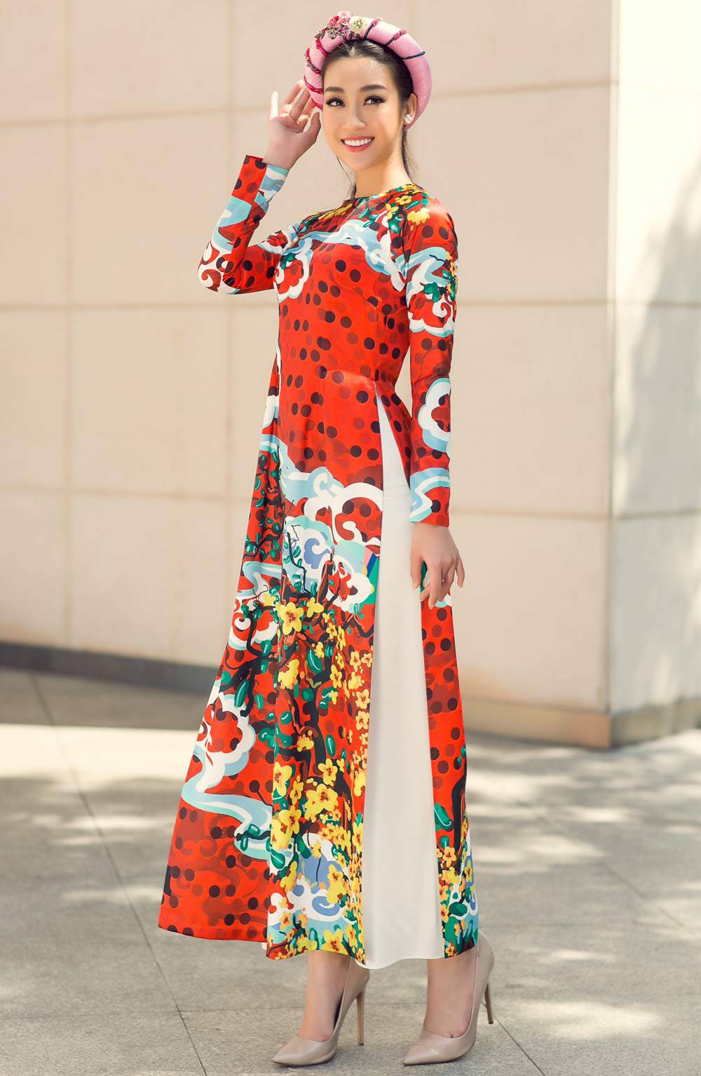 Đỗ Mỹ Linh khoe nét đẹp như hoa mùa xuân với loạt áo dài rực rỡ - 6